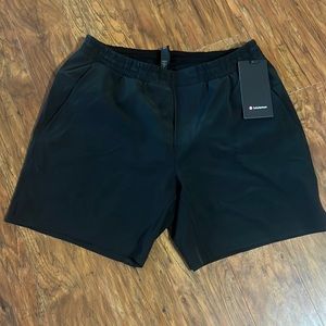Mens Lululemon size XL channel cross shorts BNWT